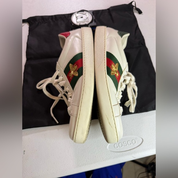 Gucci White Sneakers with Red and Green Accents - Picture 5 of 14